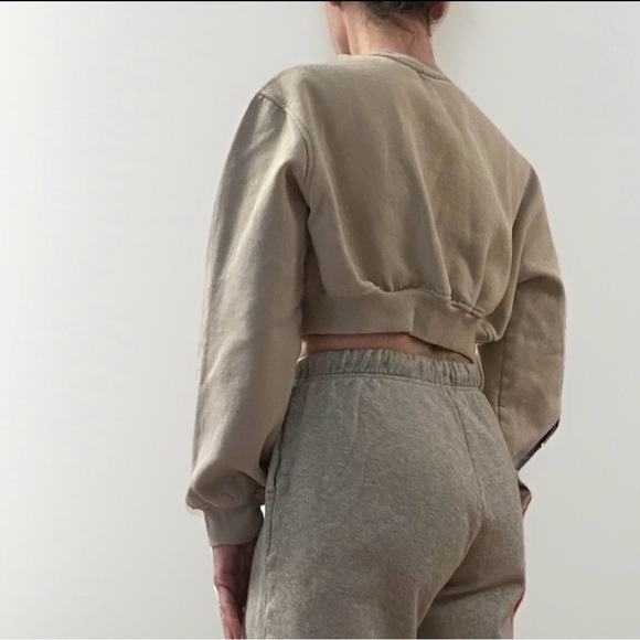 Bershka Cropped Sweatshirt Beige Neutral 15" Length Oversized Fit XS - Picture 5 of 7